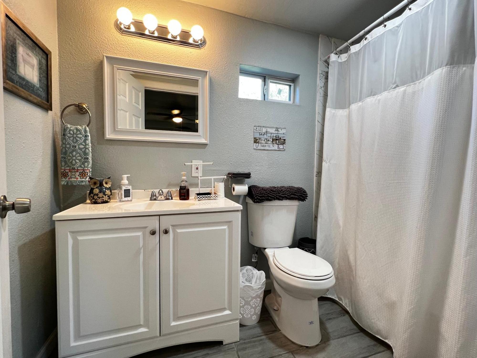 Boho Bliss- Cozy Private Room 2 Miles From Alamodome! San Antonio Exterior photo