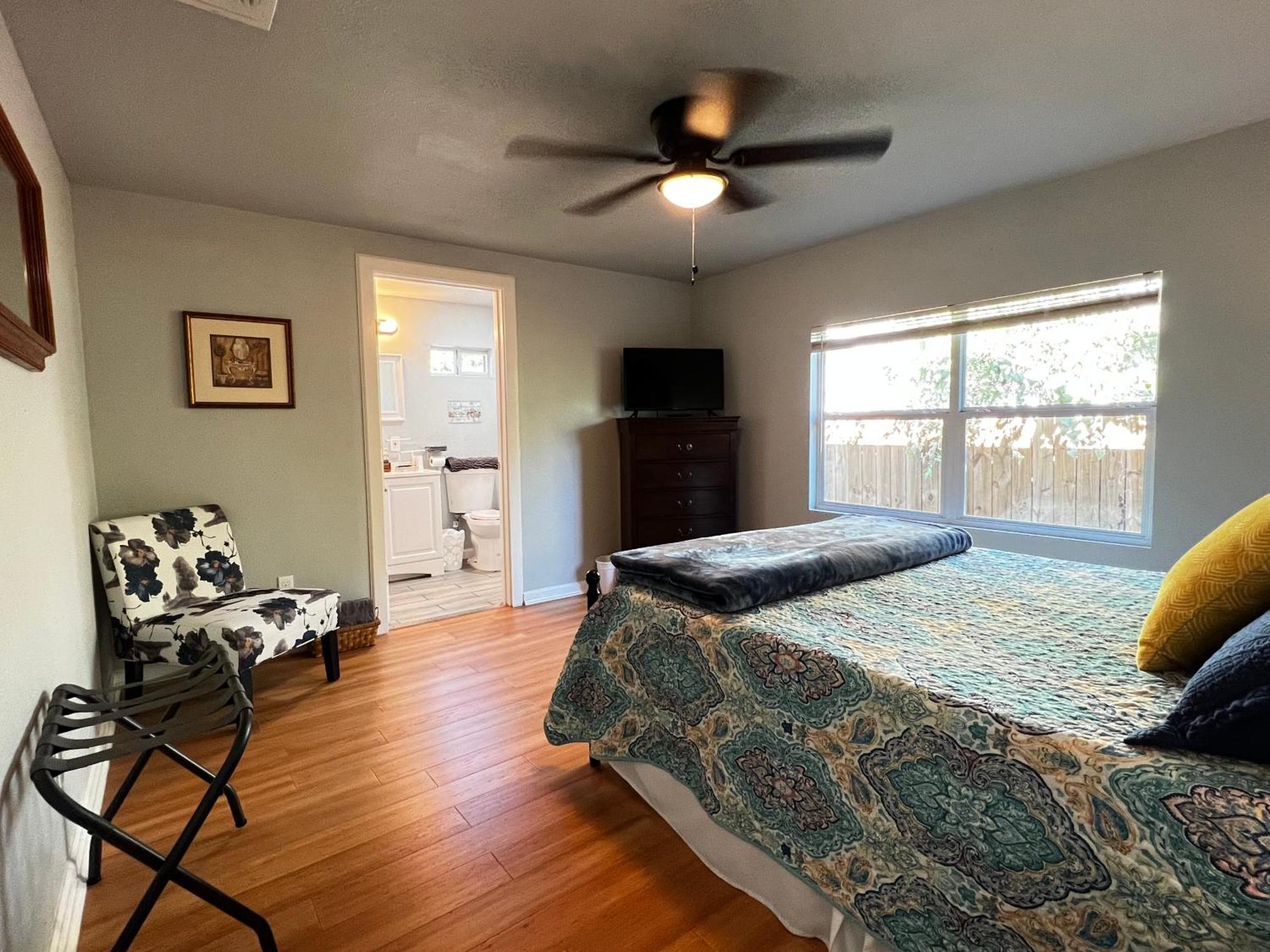 Boho Bliss- Cozy Private Room 2 Miles From Alamodome! San Antonio Exterior photo